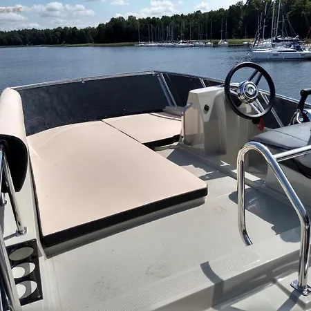 Jacht Motorowy Balt Tytan 1018 Fly Botel *